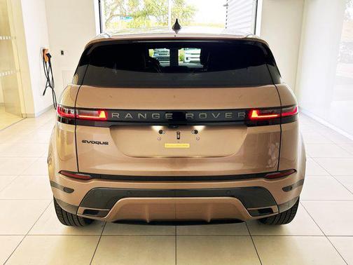 2025 Land Rover Range Rover Evoque Dynamic SE