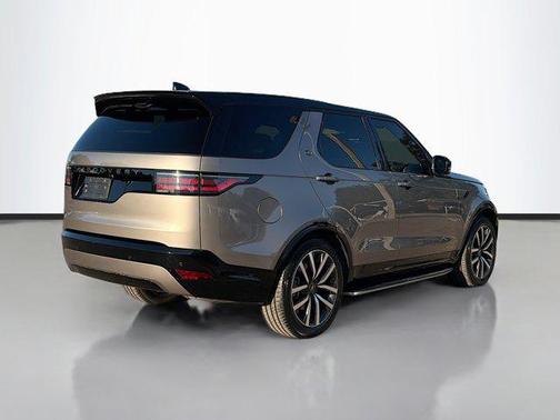 2024 Land Rover Discovery P300 Dynamic SE