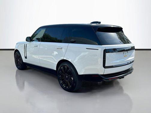 2025 Land Rover Range Rover P530 SE 7 Seat