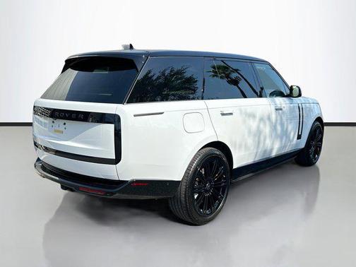 2025 Land Rover Range Rover P530 SE 7 Seat