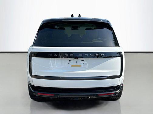 2025 Land Rover Range Rover P530 SE 7 Seat