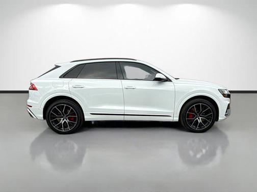 2022 Audi Q8 55 Premium Plus