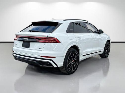 2022 Audi Q8 55 Premium Plus