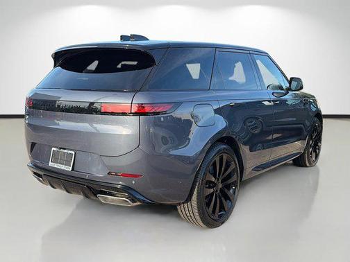 2026 Land Rover Range Rover Sport SE
