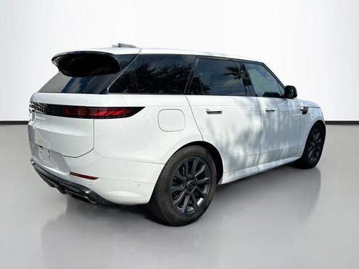 2024 Land Rover Range Rover Sport SE
