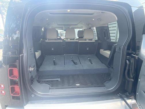 2024 Land Rover Defender 130 P400 S