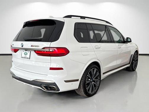 2022 BMW X7 M50i
