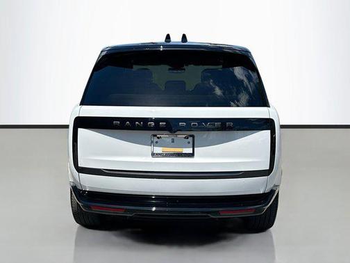 2025 Land Rover Range Rover P530 SE