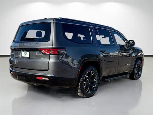 Baltic Gray Metallic Clearcoat 2023 Jeep Wagoneer Series III 4x4