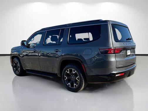 Baltic Gray Metallic Clearcoat 2023 Jeep Wagoneer Series III 4x4