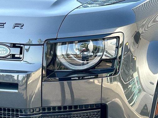 2025 Land Rover Defender 90 P400 X-Dynamic SE