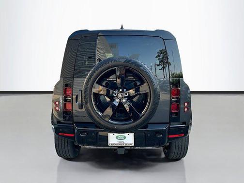 2025 Land Rover Defender 90 P400 X-Dynamic SE