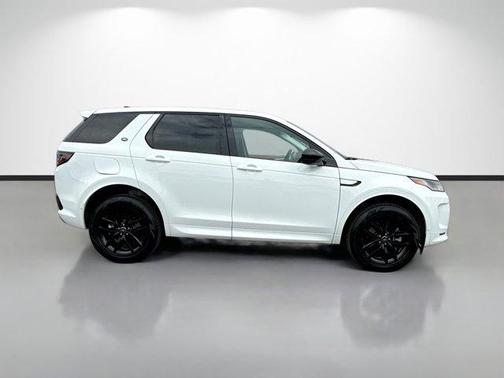 Fuji White 2025 Land Rover Discovery Sport S