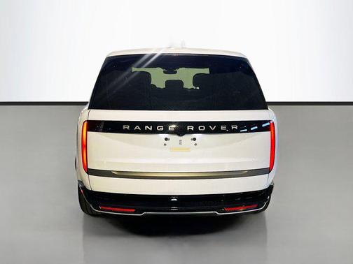 2025 Land Rover Range Rover P530 SE 7 Seat