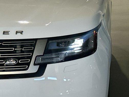 2025 Land Rover Range Rover P530 SE 7 Seat