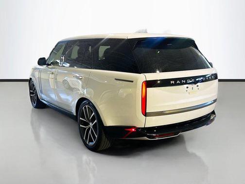 2025 Land Rover Range Rover P530 SE 7 Seat