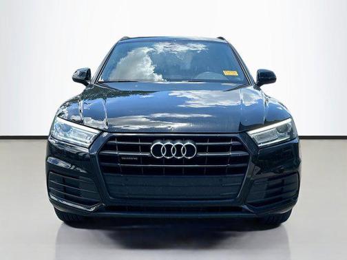 2020 Audi Q5 45 Titanium Premium
