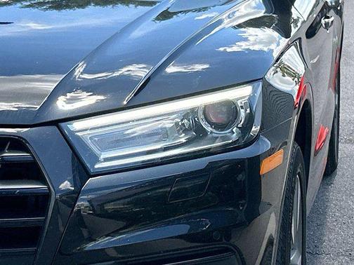 2020 Audi Q5 45 Titanium Premium