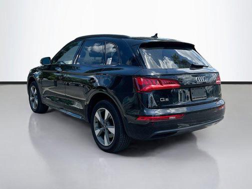 2020 Audi Q5 45 Titanium Premium