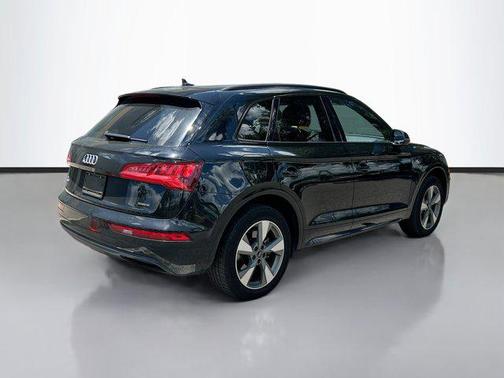 2020 Audi Q5 45 Titanium Premium