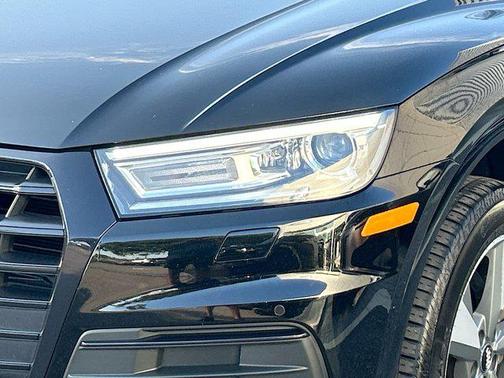 2020 Audi Q5 45 Titanium Premium