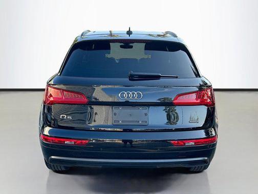 2020 Audi Q5 45 Titanium Premium