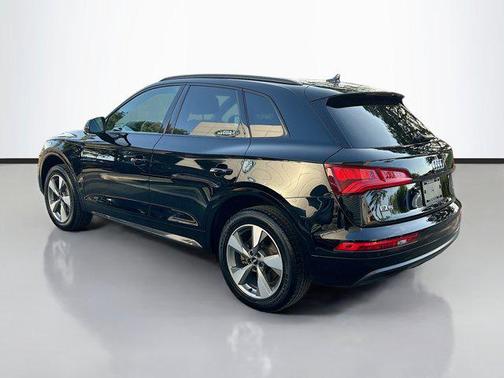 2020 Audi Q5 45 Titanium Premium