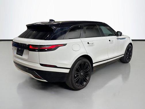 2026 Land Rover Range Rover Velar P250 SE R-Dynamic