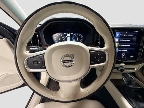 2021 Volvo XC60 T5 Momentum