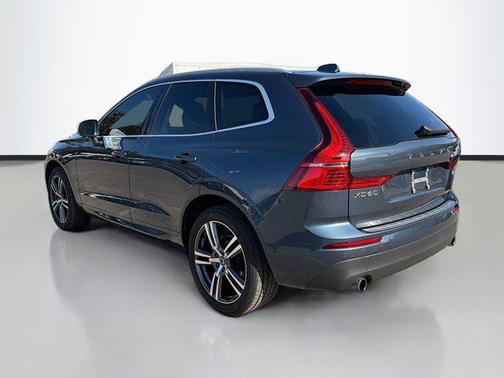 2021 Volvo XC60 T5 Momentum