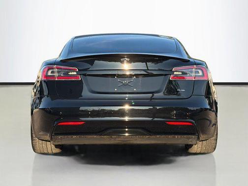2021 Tesla Model S Plaid