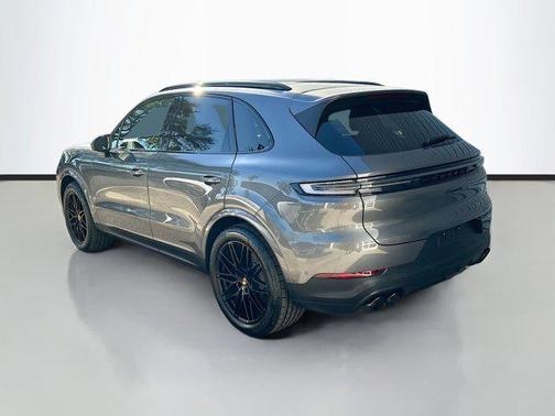 2024 Porsche Cayenne Base