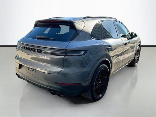 2024 Porsche Cayenne Base