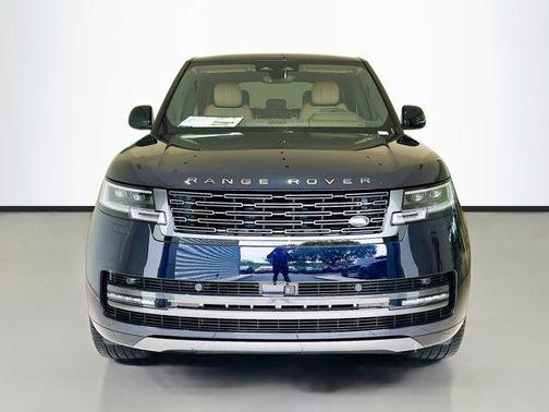 2025 Land Rover Range Rover P400 SE