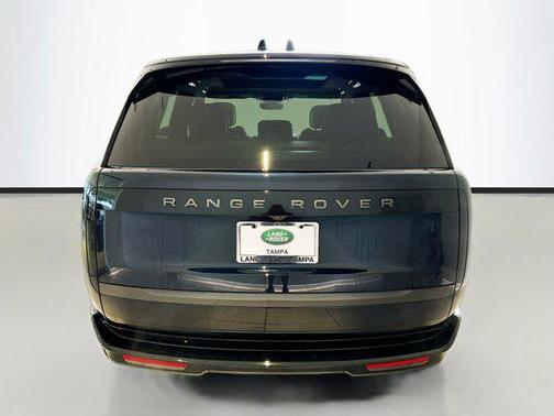 2025 Land Rover Range Rover P400 SE