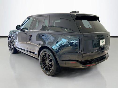 2025 Land Rover Range Rover P400 SE