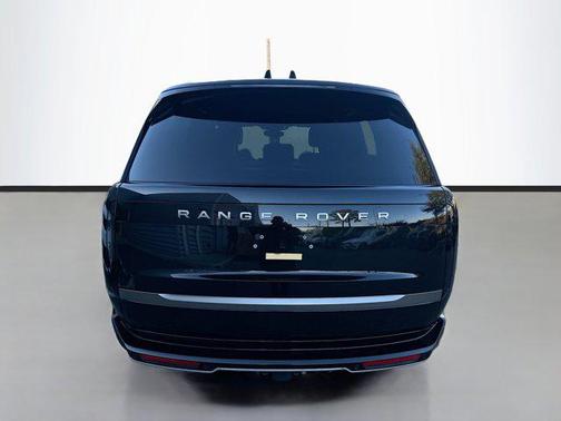 2025 Land Rover Range Rover P530 SE