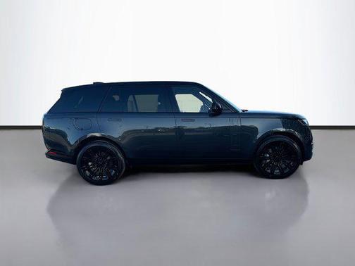 2026 Land Rover Range Rover P400 SE 7 Seat
