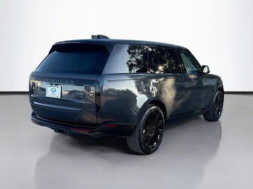 2026 Land Rover Range Rover P400 SE 7 Seat