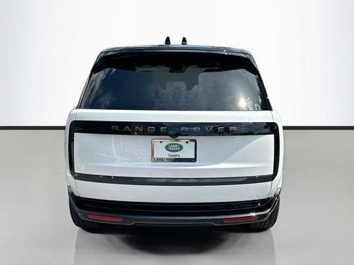 2025 Land Rover Range Rover P400 SE 7 Seat