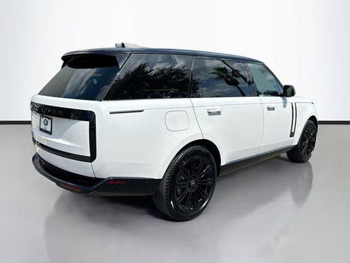 2025 Land Rover Range Rover P400 SE 7 Seat