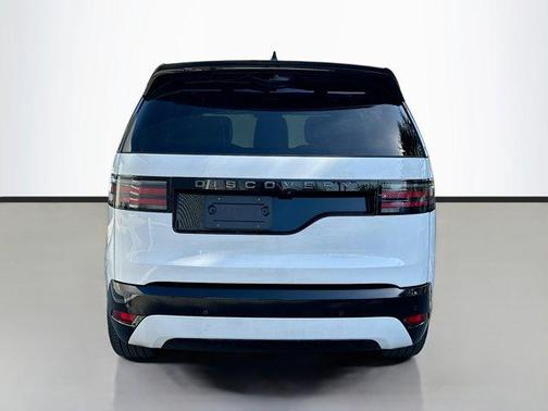 2025 Land Rover Discovery P300 Dynamic SE