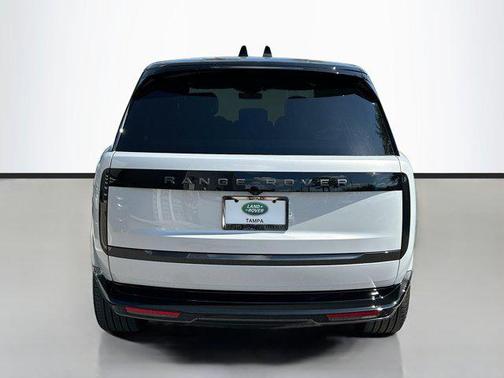 2025 Land Rover Range Rover P530 SE 7 Seat