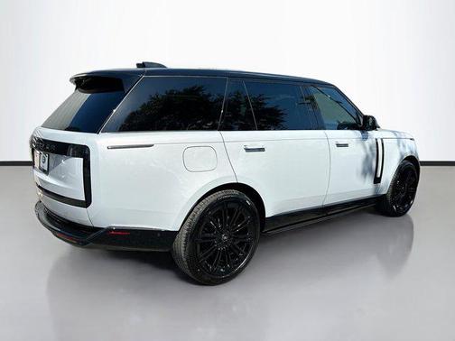2025 Land Rover Range Rover P530 SE 7 Seat