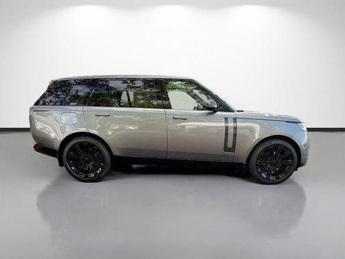 2026 Land Rover Range Rover P400 SE 7 Seat