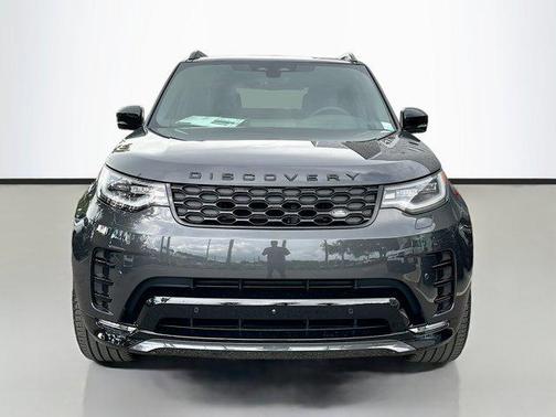 2025 Land Rover Discovery P300 Dynamic SE