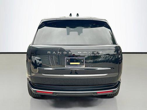 2025 Land Rover Range Rover P400 SE 7 Seat
