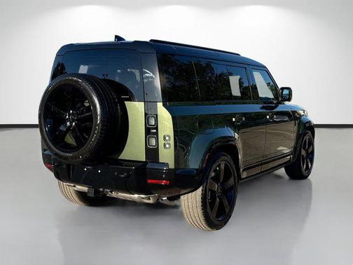 2026 Land Rover Defender P400 X-Dynamic SE