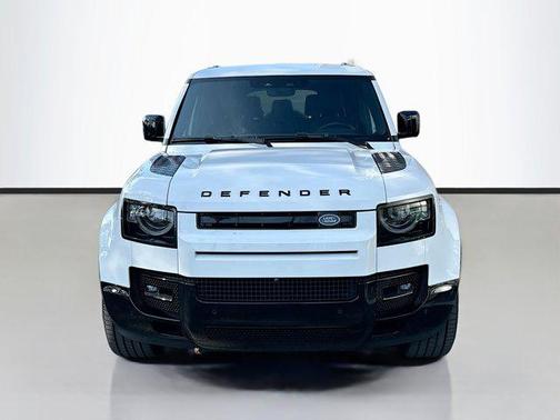 2024 Land Rover Defender 130 P400 X-Dynamic SE