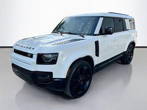 2024 Land Rover Defender 130 P400 X-Dynamic SE